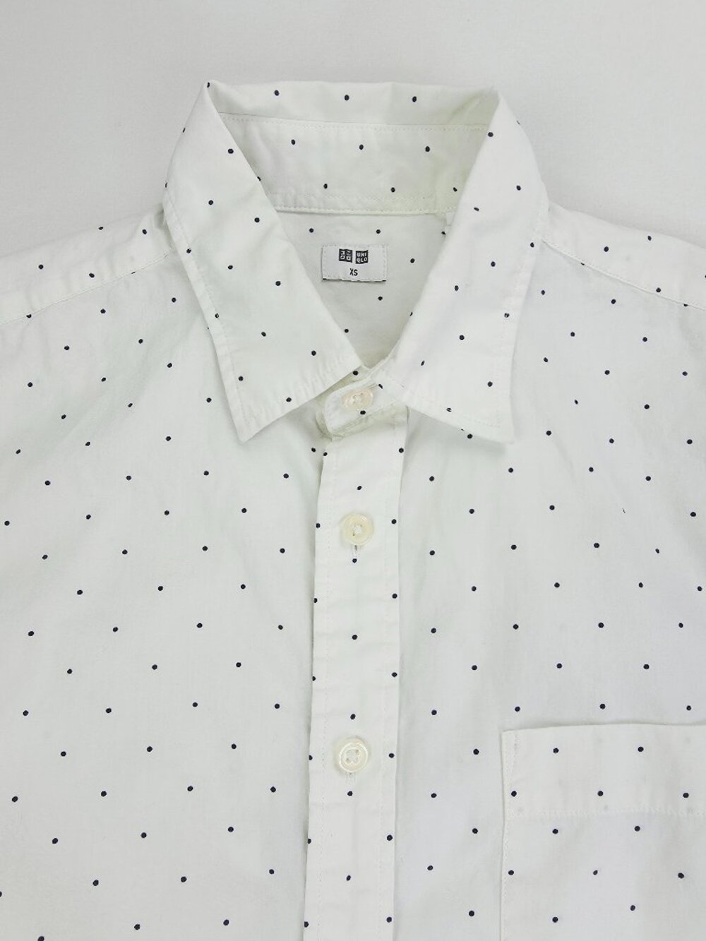 Uniqlo White Black Polka Dot Men Size XS Short Sleeve Pocket Spread Collar Shirt